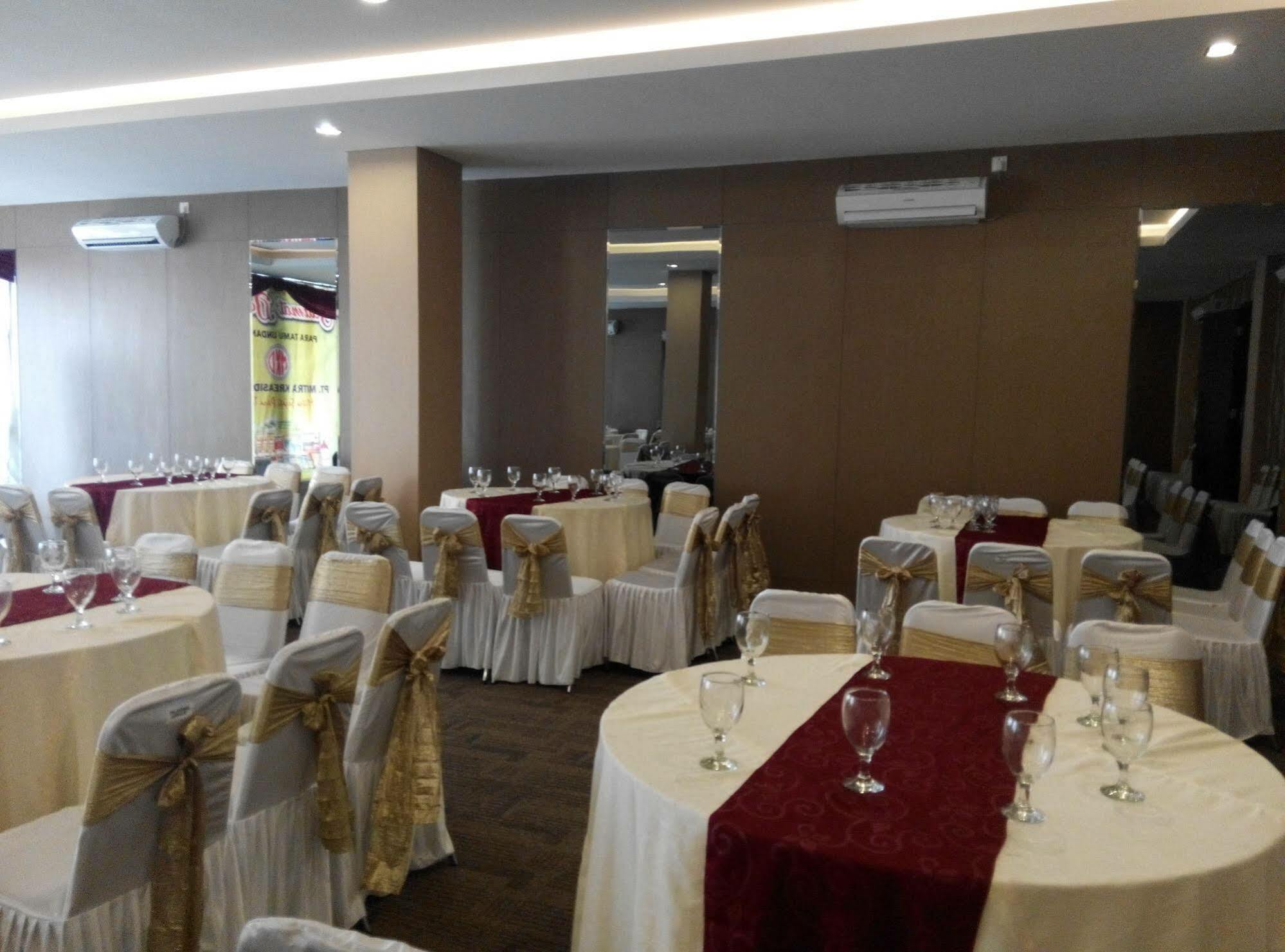 Viva Hotel Kediri, Azana Hotels Collection Kediri  Exteriér fotografie